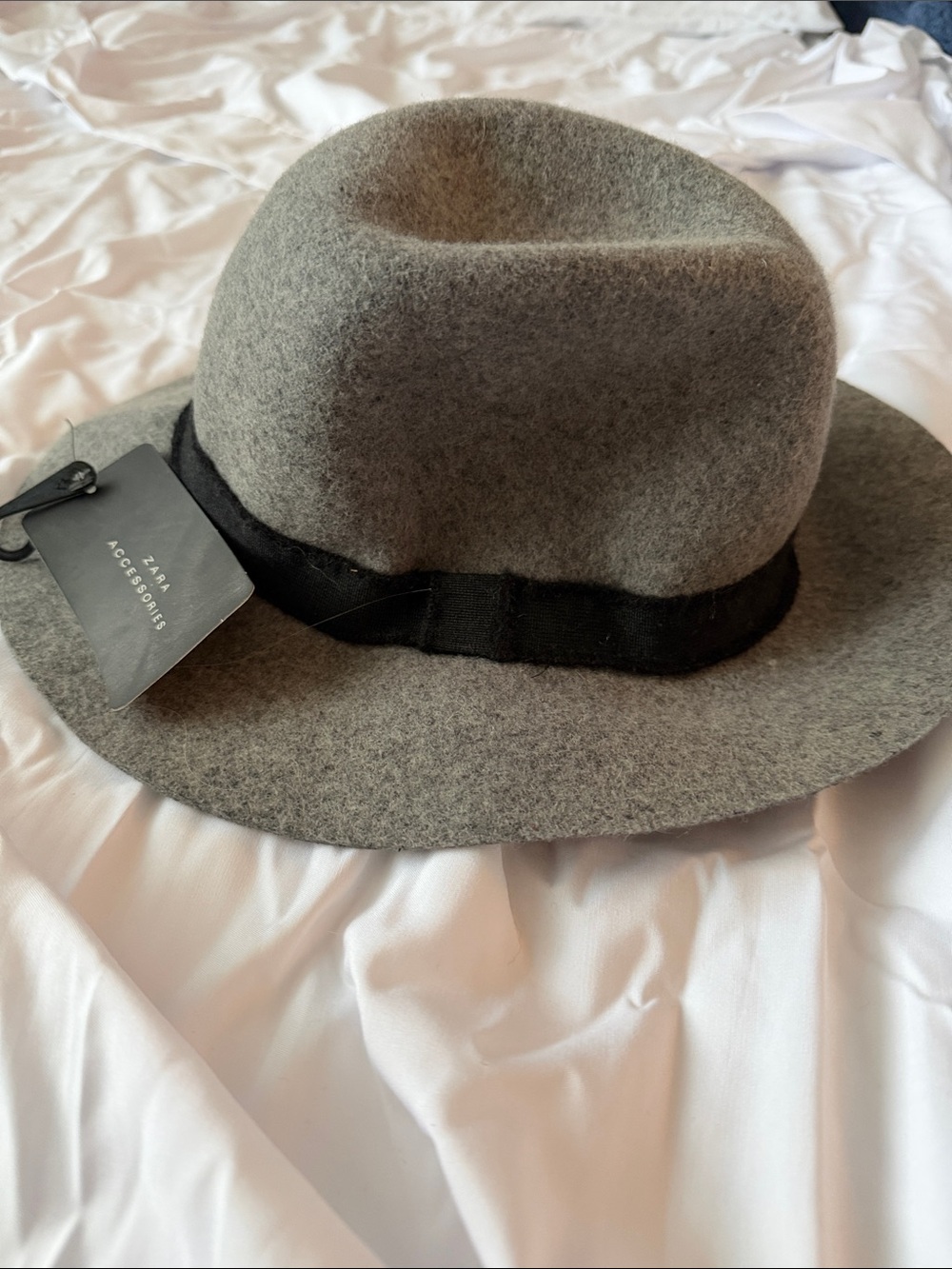 NWT Zara grey wool hat